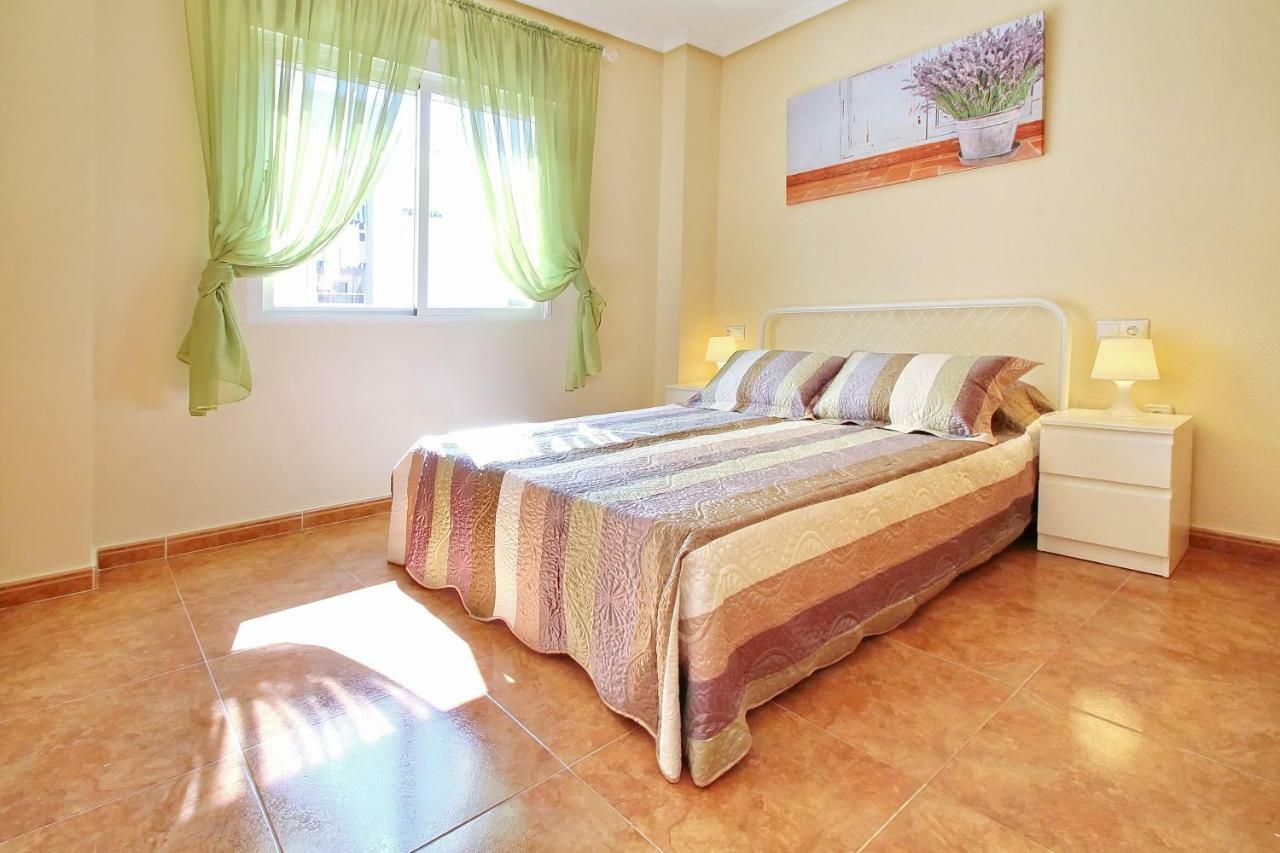 Appartement Zoa Happy Vacations à Torrevieja Extérieur photo